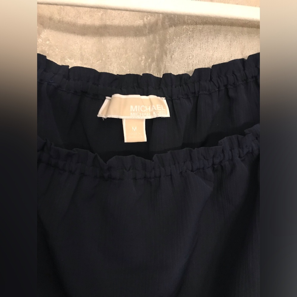 *Michael Kors* Neutral Tops Bundle of 3: Blue (M) & X2 Black (L) - Picture 8 of 16